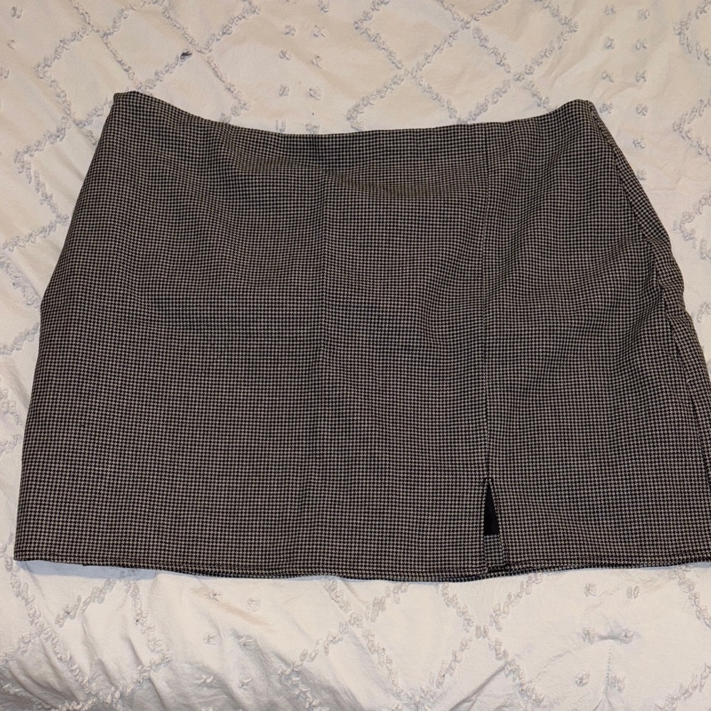 Classic Black and White Houndstooth checkered Skirt